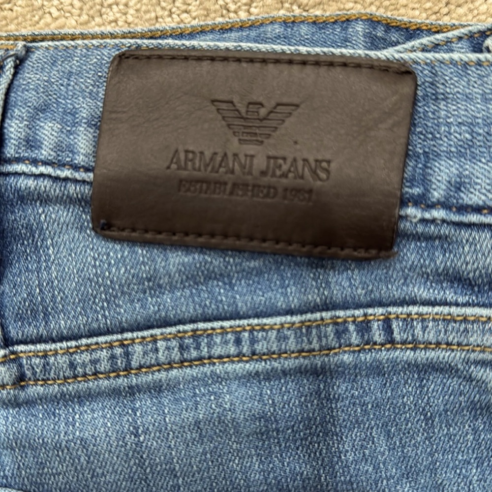 Authentic Armani jeans! 33x30. Excellent conditionn
